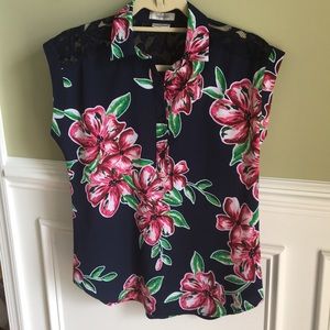 Van Heusen • Floral Top